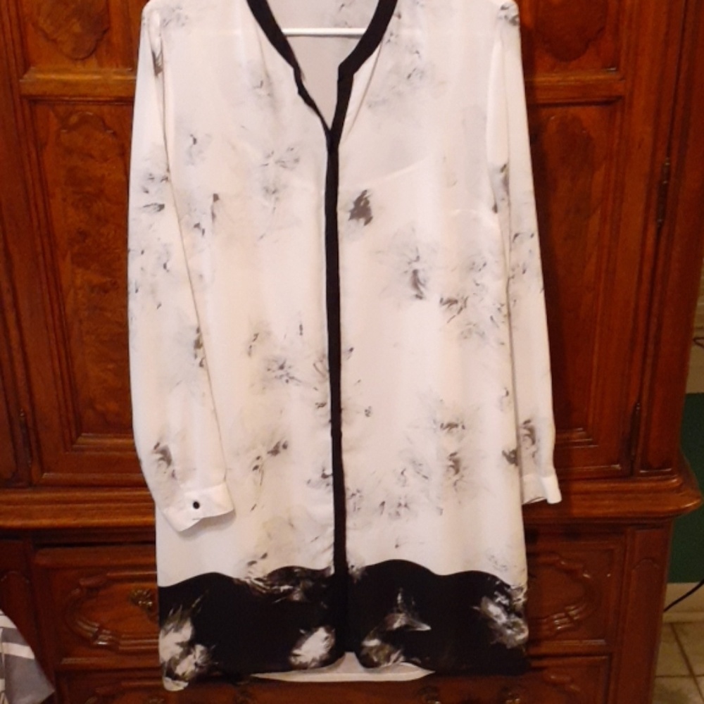 Dress - Picture 3 of 3